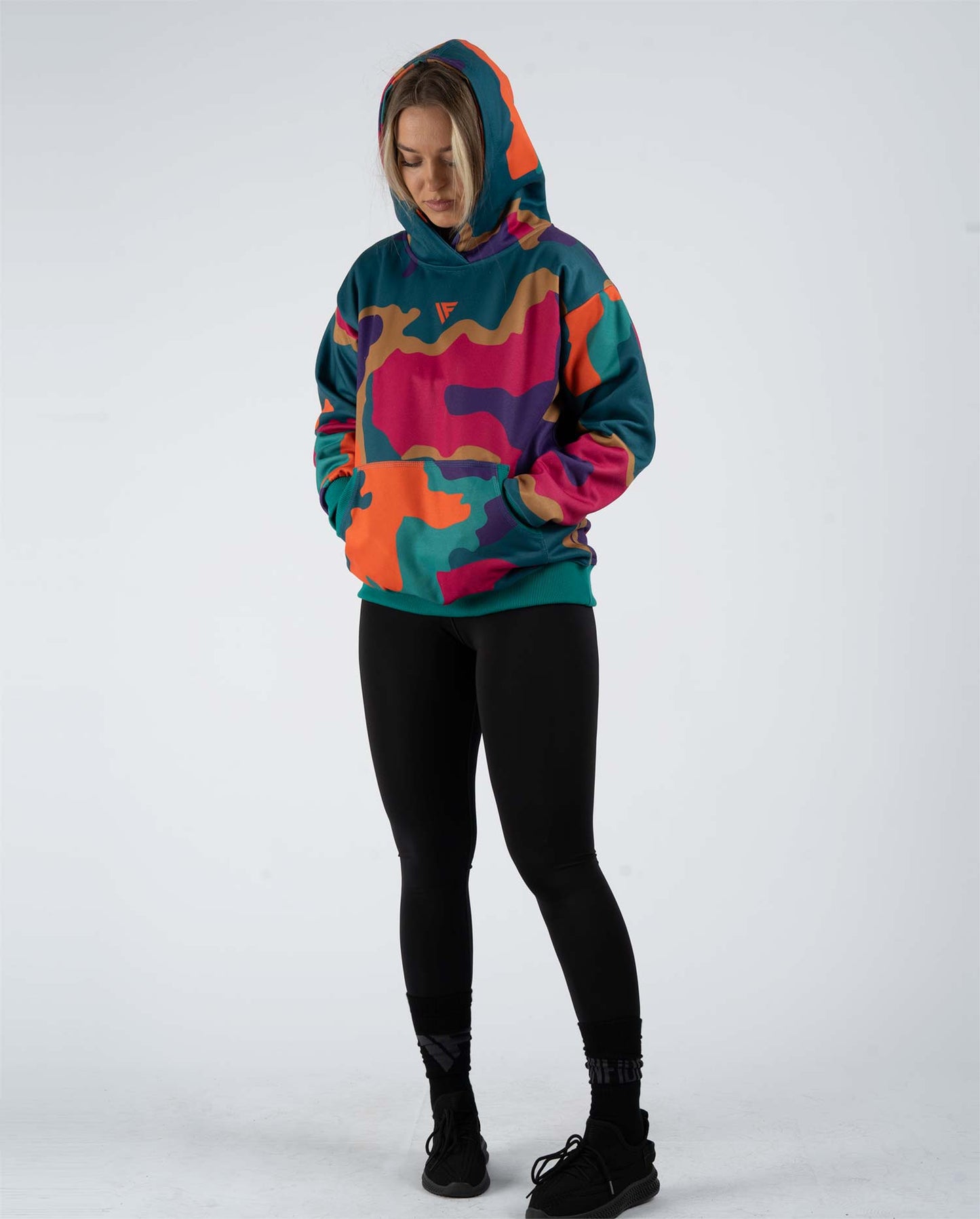 OVERSIZED DUKS SA KAPULJAČOM C/DM